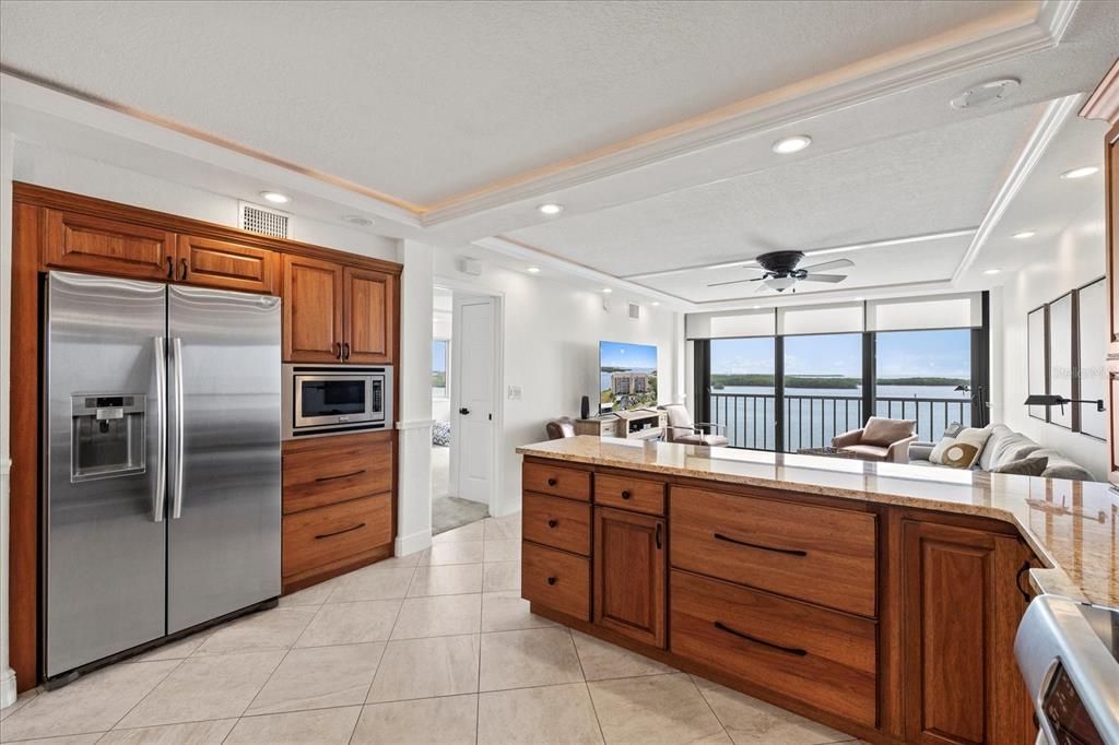 For Sale: $399,000 (2 beds, 2 baths, 1170 Square Feet)