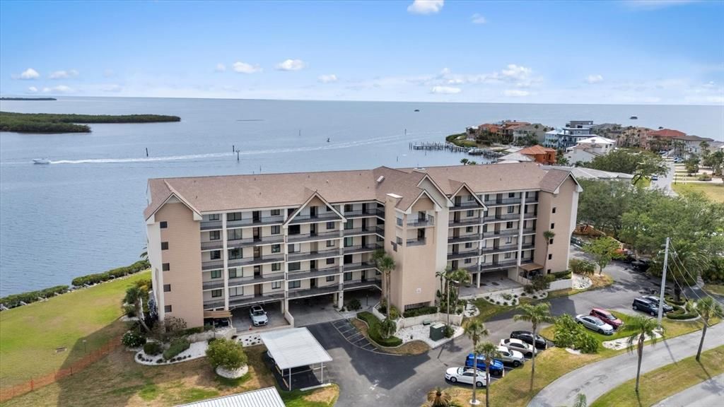 For Sale: $399,000 (2 beds, 2 baths, 1170 Square Feet)