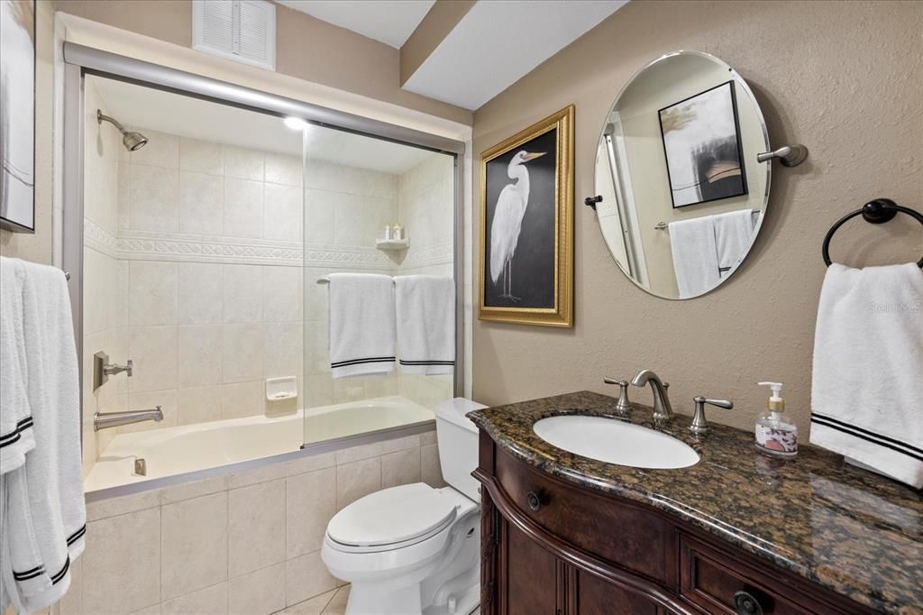 For Sale: $399,000 (2 beds, 2 baths, 1170 Square Feet)