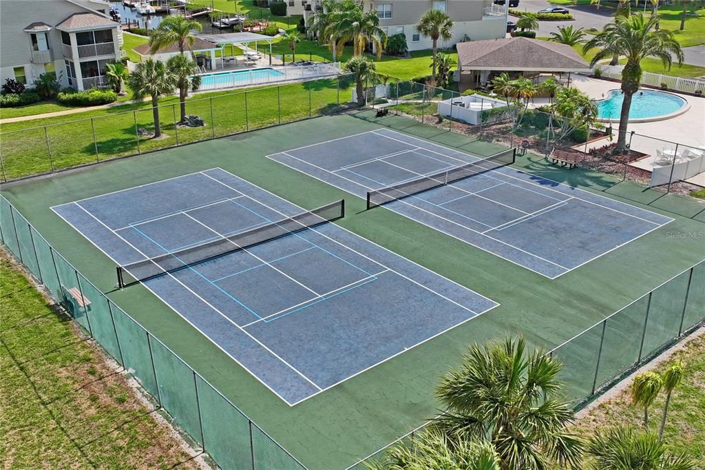 For Sale: $399,000 (2 beds, 2 baths, 1170 Square Feet)