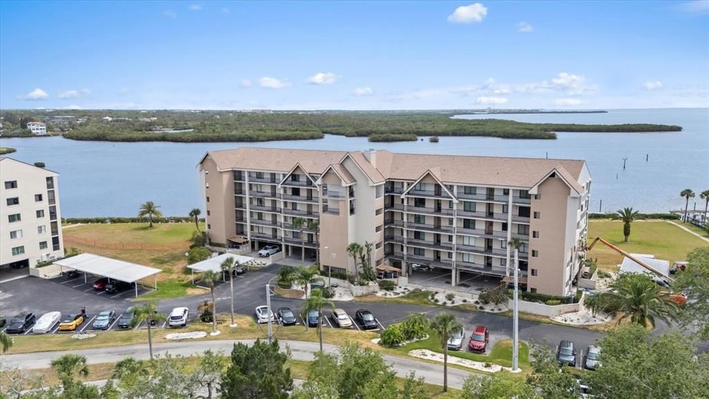 For Sale: $399,000 (2 beds, 2 baths, 1170 Square Feet)