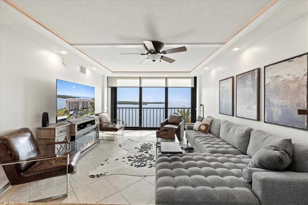 For Sale: $399,000 (2 beds, 2 baths, 1170 Square Feet)