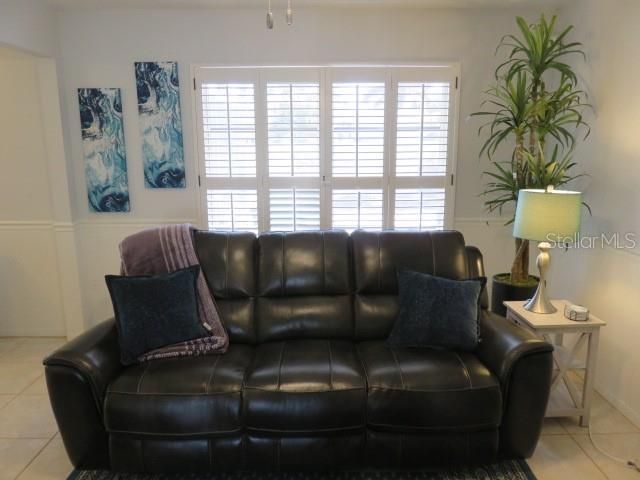 For Rent: $3,495 (3 beds, 2 baths, 1719 Square Feet)