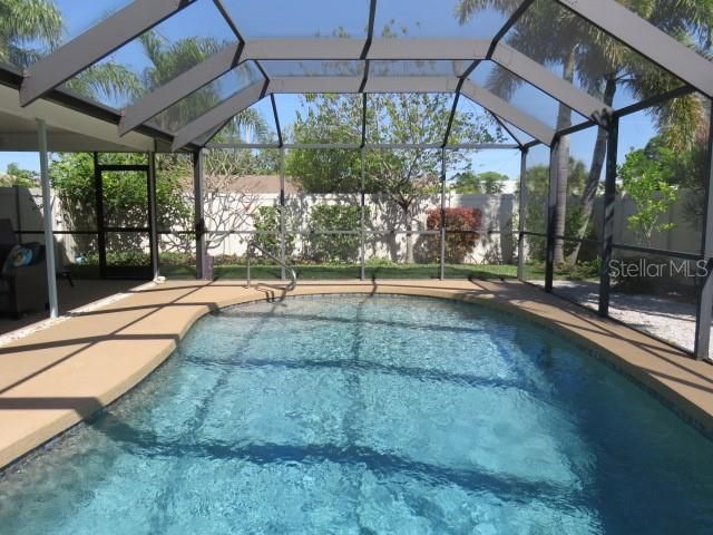 For Rent: $3,495 (3 beds, 2 baths, 1719 Square Feet)