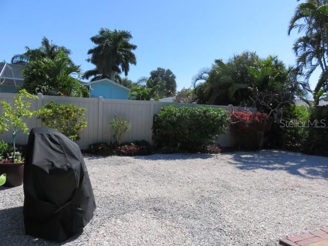 For Rent: $3,495 (3 beds, 2 baths, 1719 Square Feet)