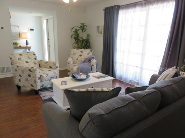 For Rent: $3,495 (3 beds, 2 baths, 1719 Square Feet)