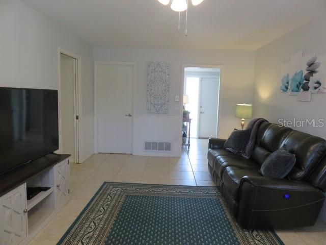 For Rent: $3,495 (3 beds, 2 baths, 1719 Square Feet)