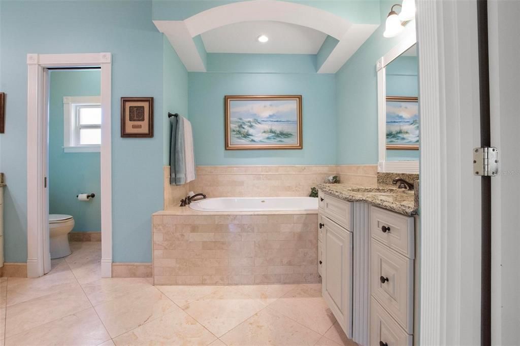 For Sale: $1,195,000 (5 beds, 5 baths, 3235 Square Feet)