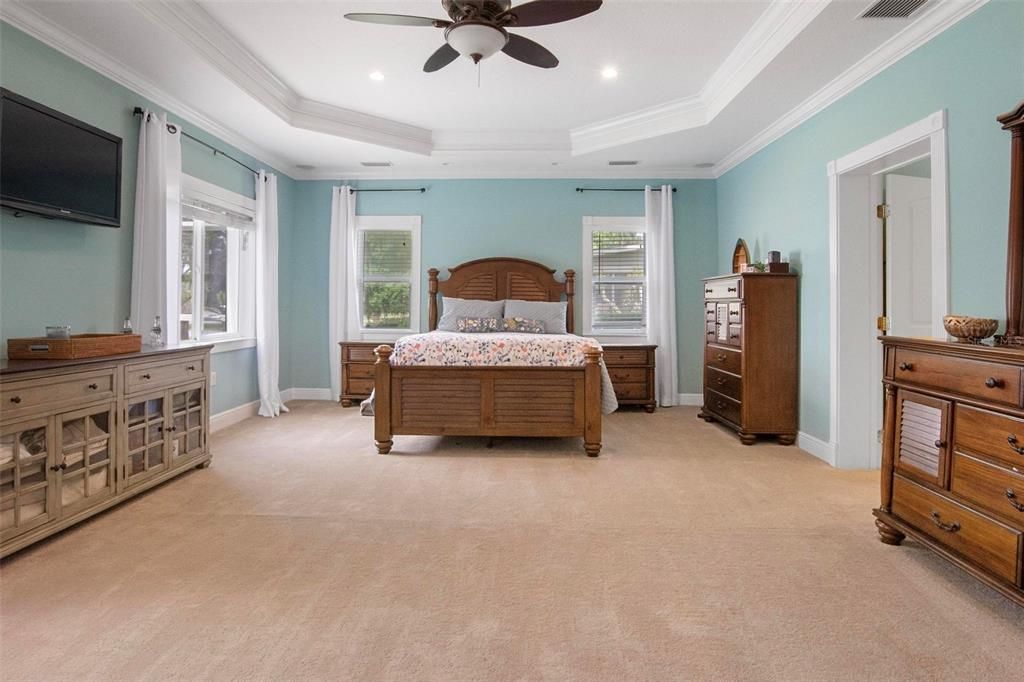 For Sale: $1,195,000 (5 beds, 5 baths, 3235 Square Feet)