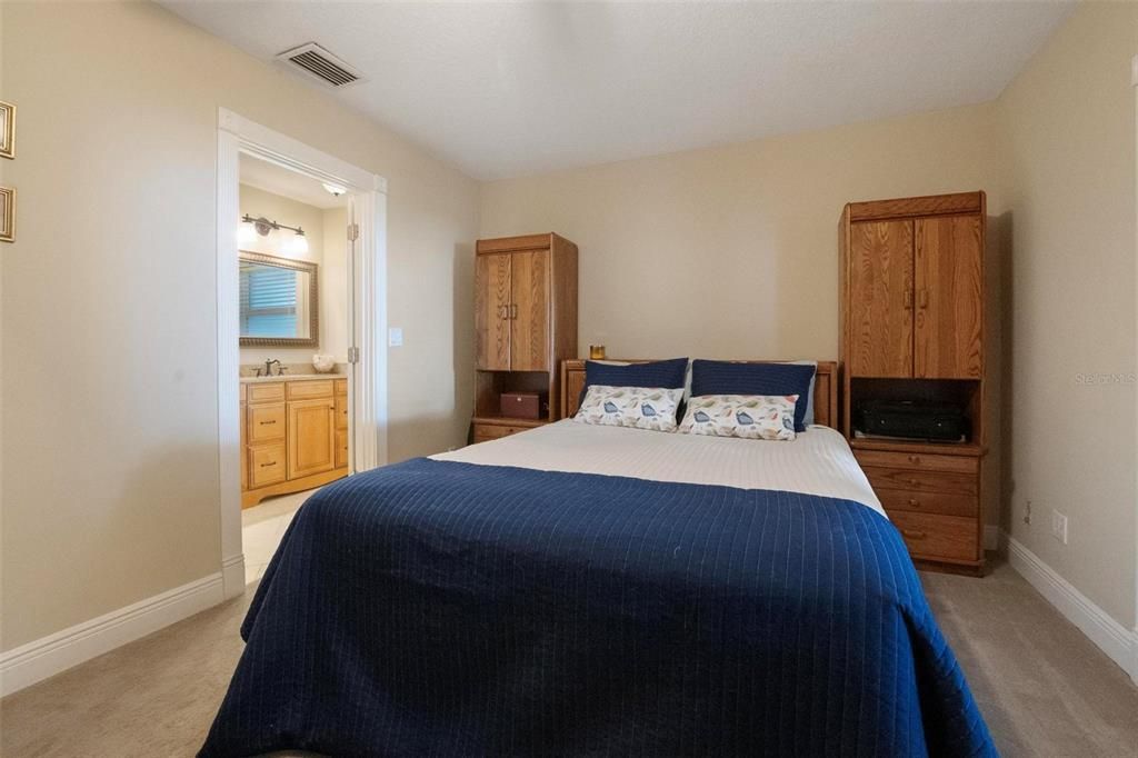 For Sale: $1,195,000 (5 beds, 5 baths, 3235 Square Feet)