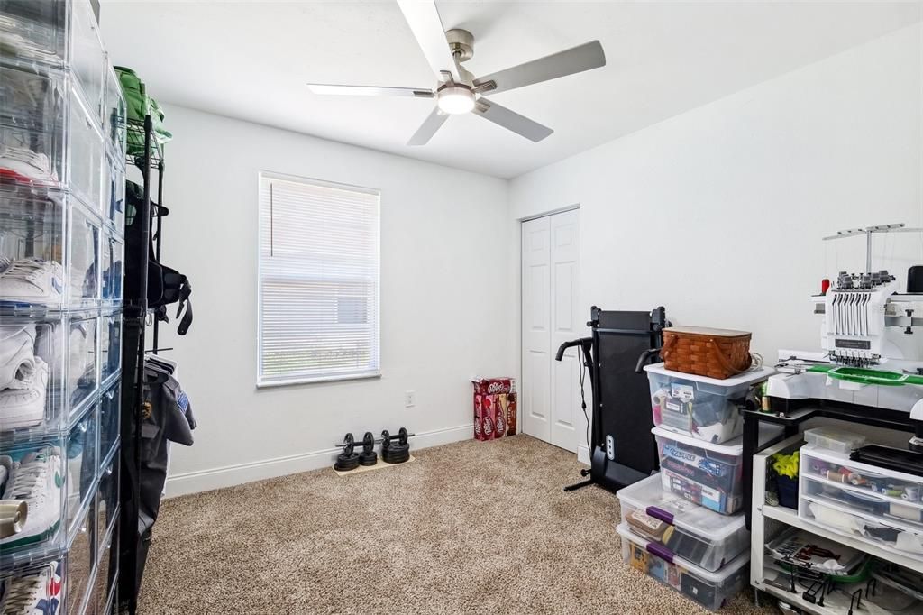 For Sale: $295,000 (3 beds, 2 baths, 1052 Square Feet)