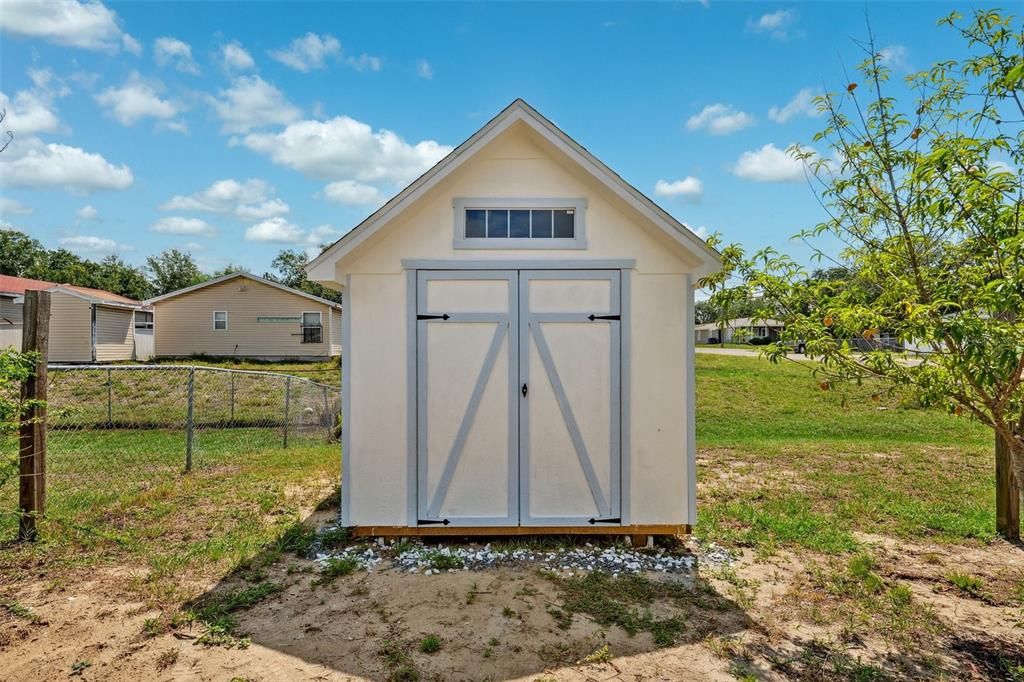 For Sale: $295,000 (3 beds, 2 baths, 1052 Square Feet)