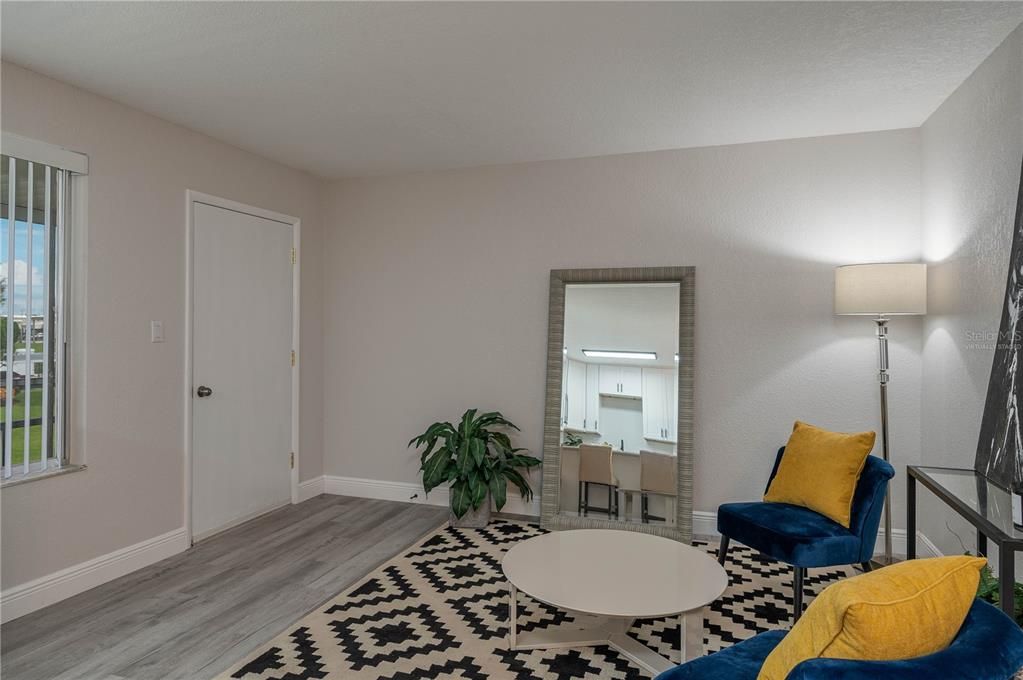 待售: $116,000 (2 贝兹, 1 浴室, 840 平方英尺)