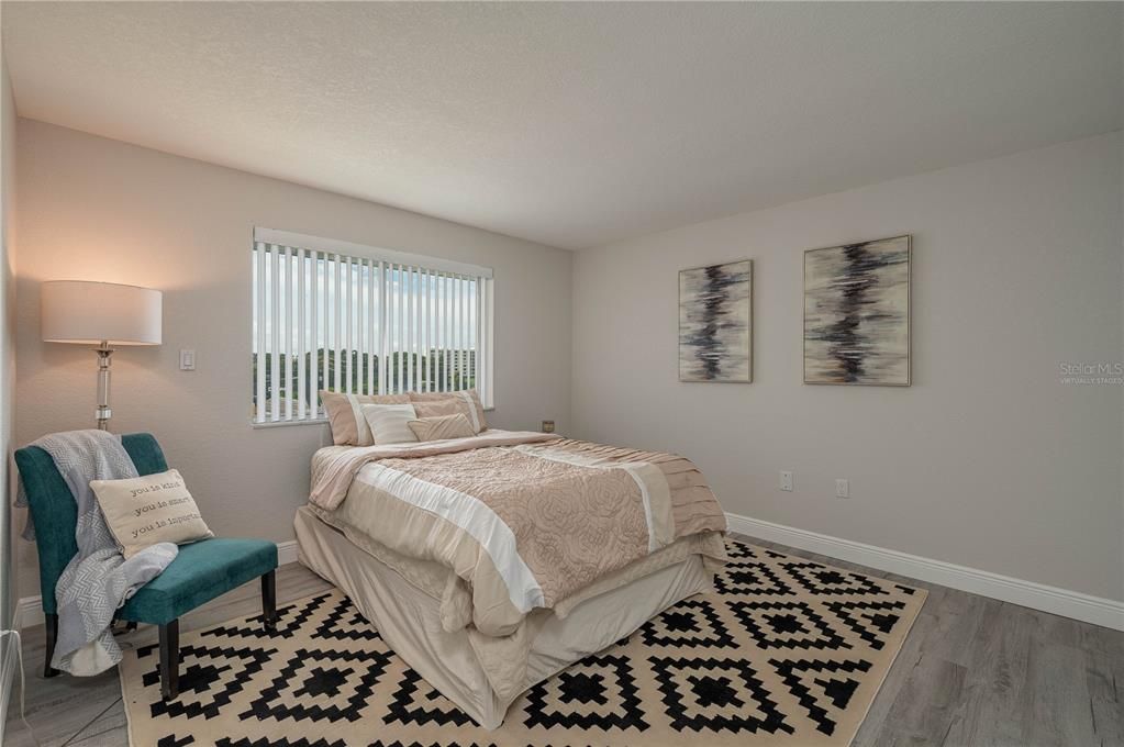 待售: $116,000 (2 贝兹, 1 浴室, 840 平方英尺)