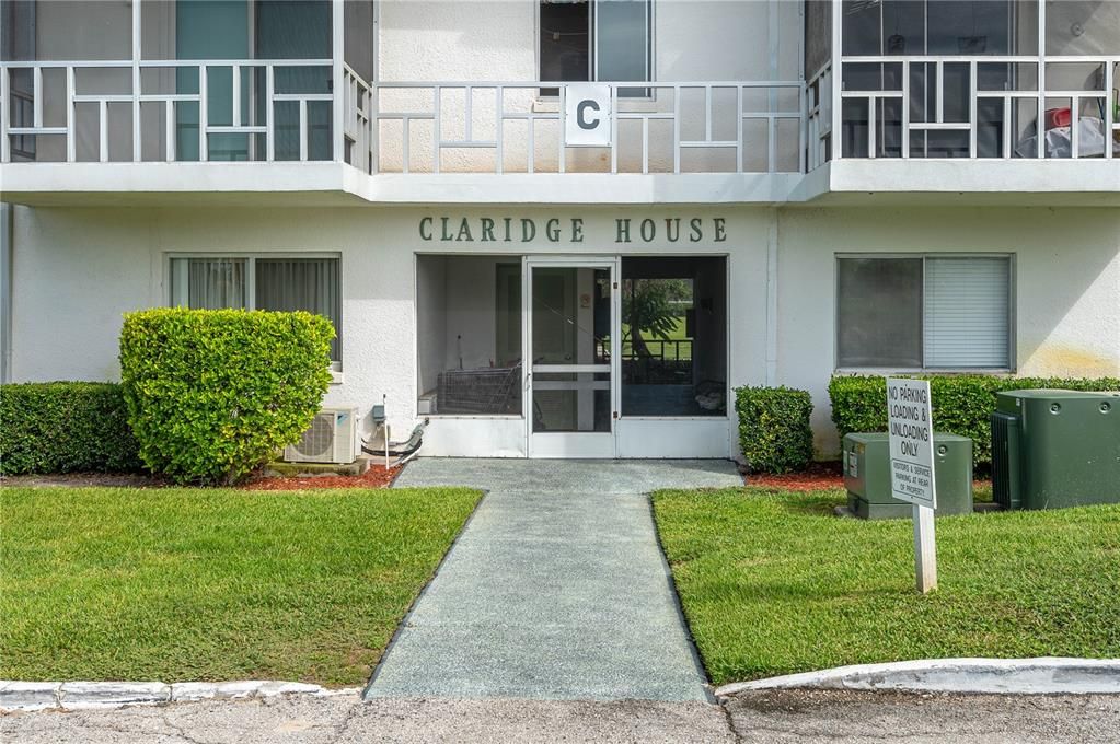 待售: $116,000 (2 贝兹, 1 浴室, 840 平方英尺)