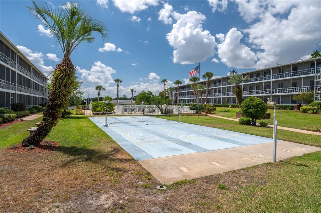 待售: $116,000 (2 贝兹, 1 浴室, 840 平方英尺)