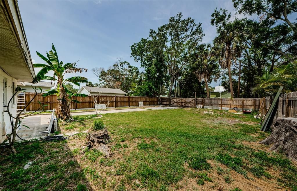 Activo con contrato: $245,000 (4 camas, 1 baños, 1343 Pies cuadrados)