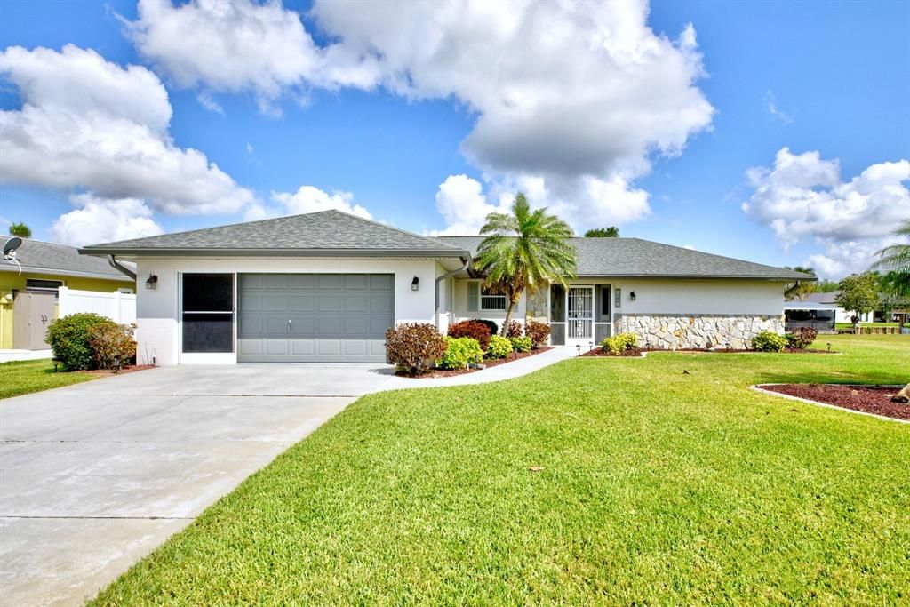 Recently Sold: $375,000 (2 beds, 2 baths, 1436 Square Feet)