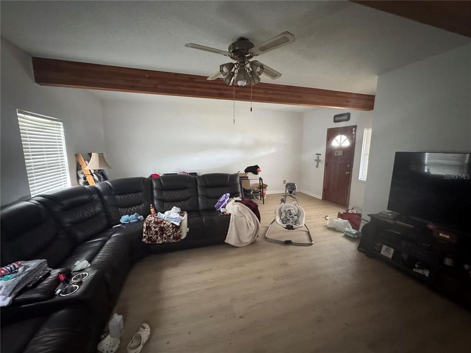 For Sale: $4,690,000 (4.69 acres)