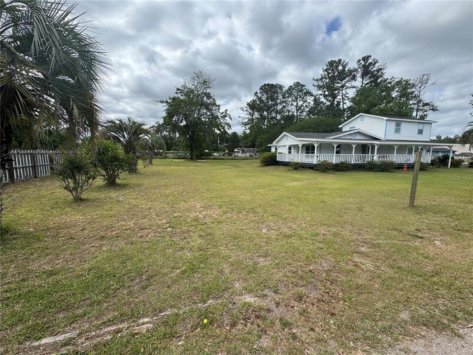 For Sale: $4,690,000 (4.69 acres)