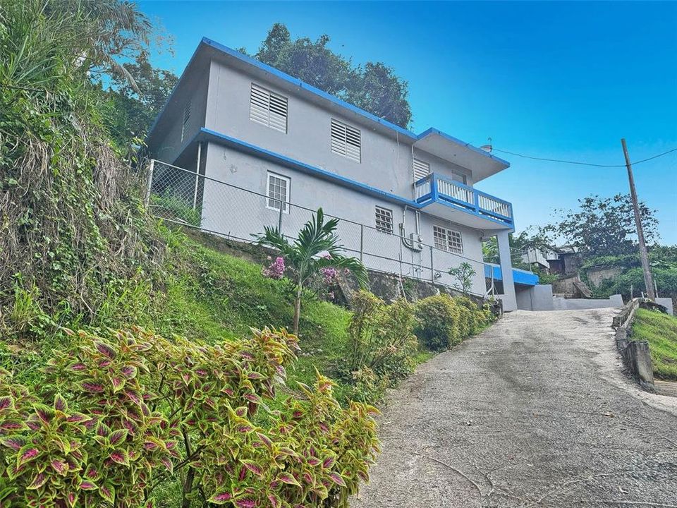 最近售出: $175,000 (3 贝兹, 2 浴室, 1155 平方英尺)