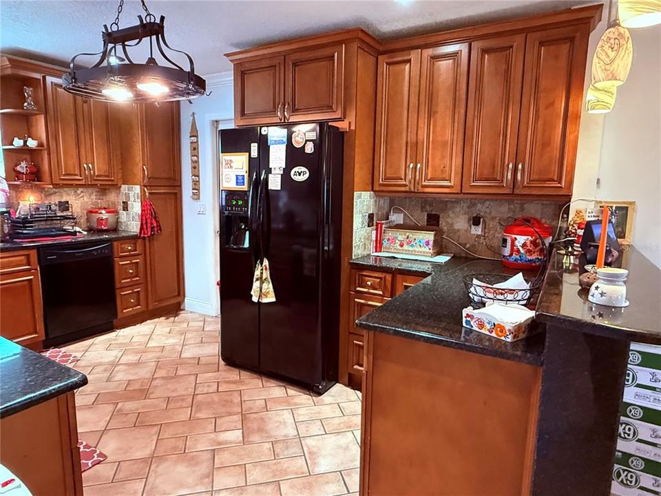 Под контрактом: $395,000 (3 спален, 2 ванн, 1680 Квадратных фут)