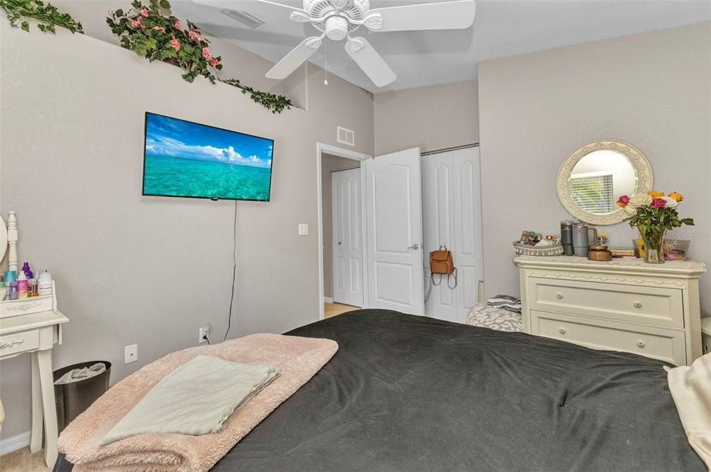 На продажу: $239,999 (3 спален, 2 ванн, 1451 Квадратных фут)