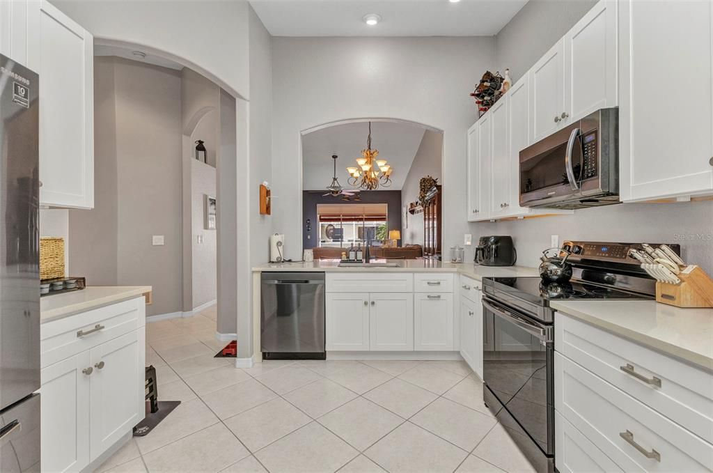 На продажу: $239,999 (3 спален, 2 ванн, 1451 Квадратных фут)