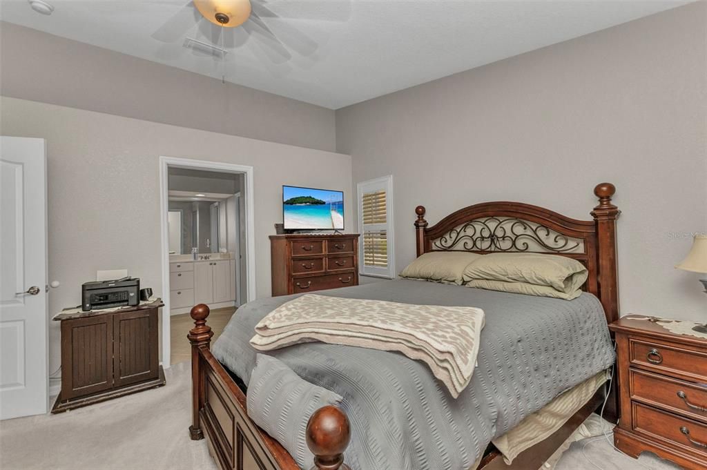 На продажу: $239,999 (3 спален, 2 ванн, 1451 Квадратных фут)