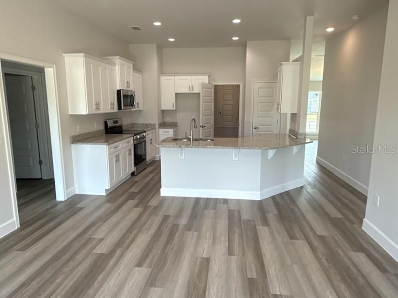 Active With Contract: $298,150 (3 beds, 2 baths, 1485 Square Feet)