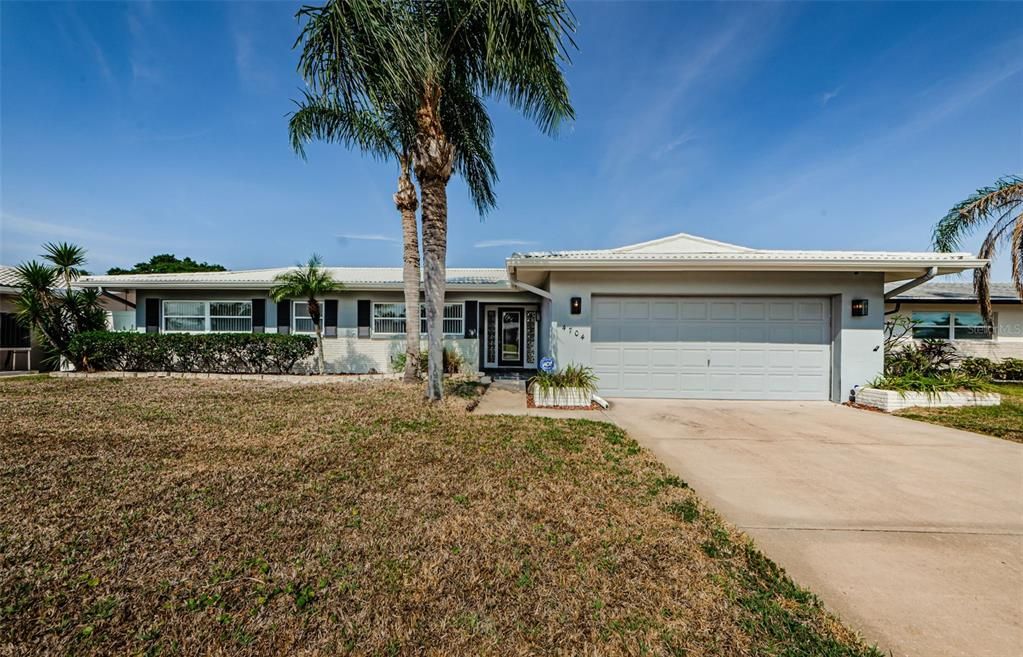 Недавно продано: $474,900 (4 спален, 2 ванн, 1794 Квадратных фут)