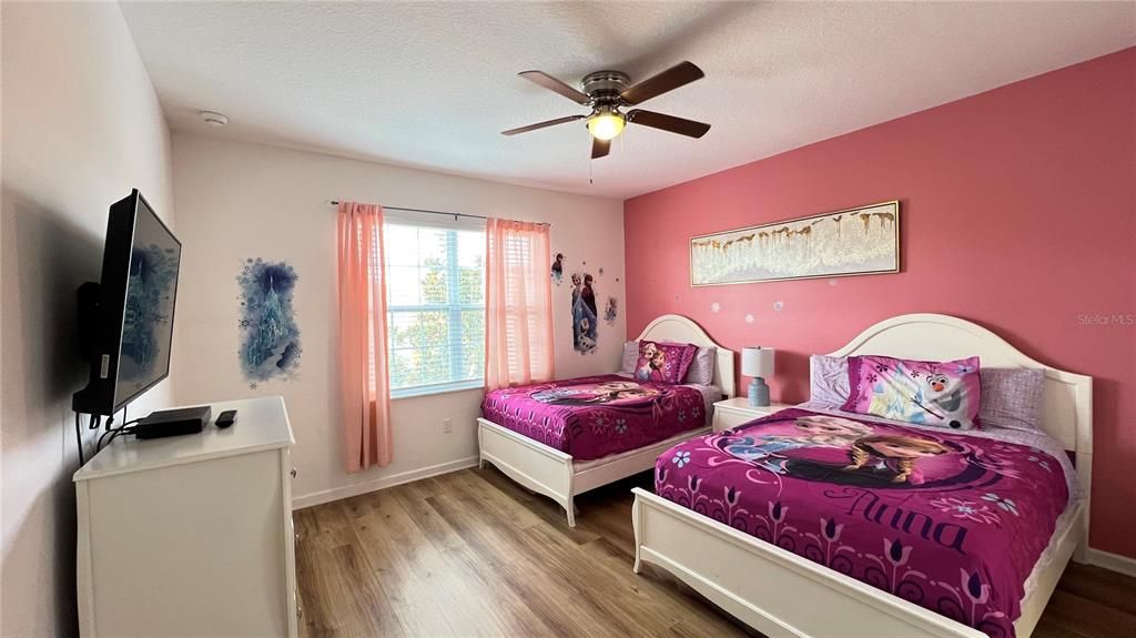 For Sale: $910,000 (12 beds, 11 baths, 4887 Square Feet)