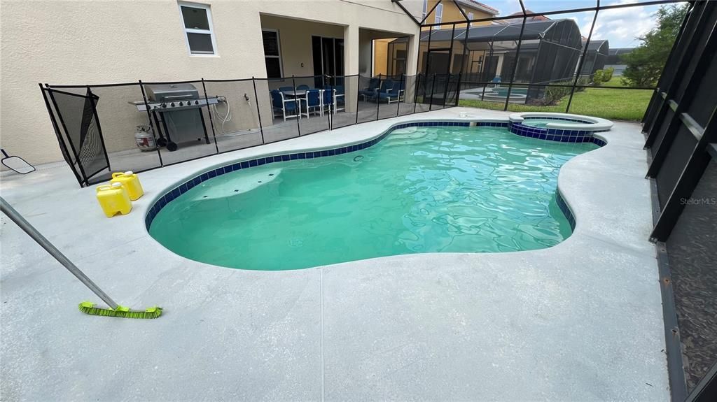 For Sale: $910,000 (12 beds, 11 baths, 4887 Square Feet)