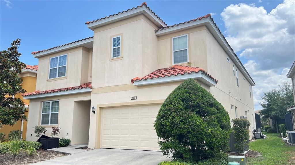 For Sale: $910,000 (12 beds, 11 baths, 4887 Square Feet)