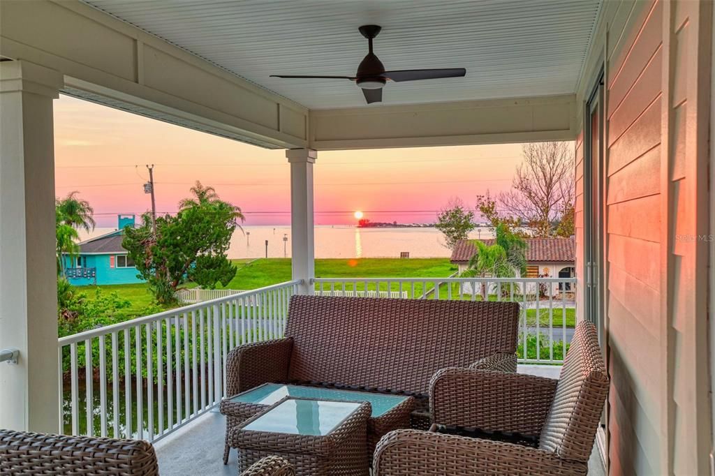 Recently Sold: $975,000 (3 beds, 2 baths, 1703 Square Feet)