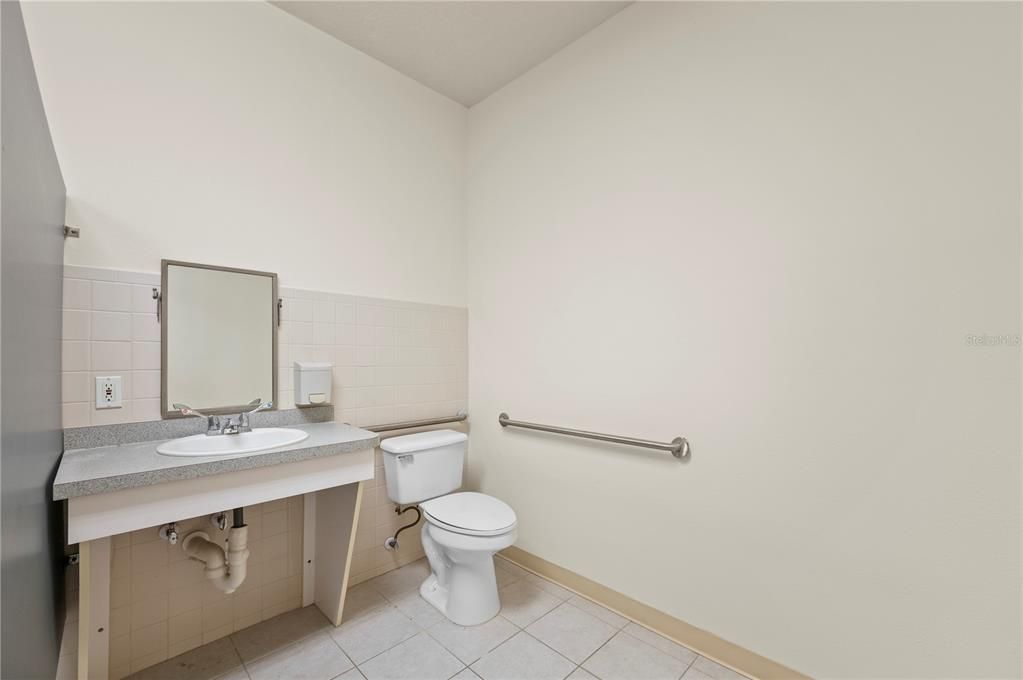 For Sale: $975,000 (0 beds, 0 baths, 7034 Square Feet)