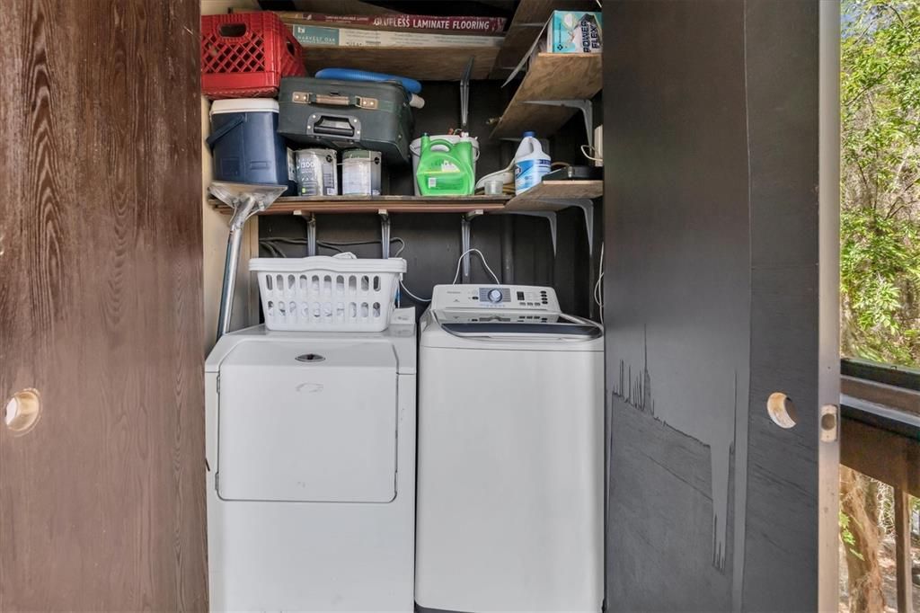 Под контрактом: $129,900 (2 спален, 1 ванн, 1074 Квадратных фут)