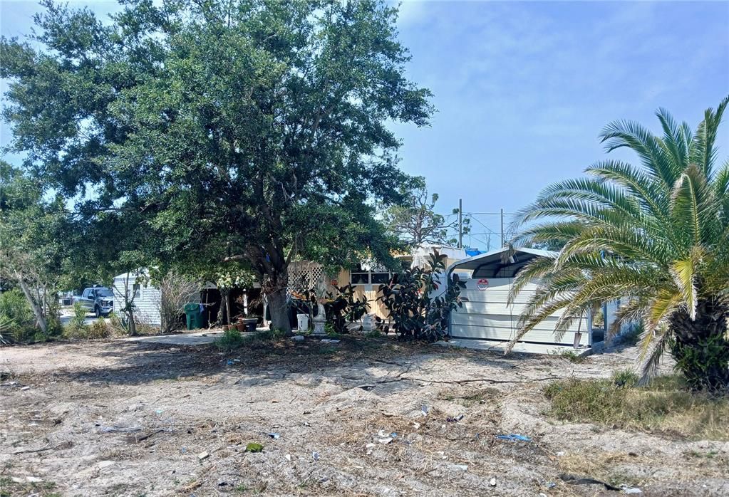 На продажу: $115,000 (2 спален, 1 ванн, 728 Квадратных фут)