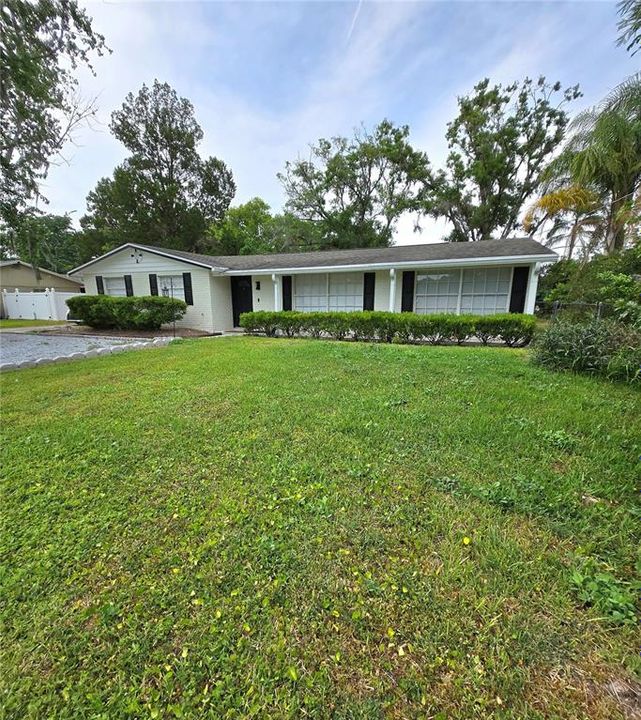 Под контрактом: $385,000 (3 спален, 2 ванн, 1756 Квадратных фут)