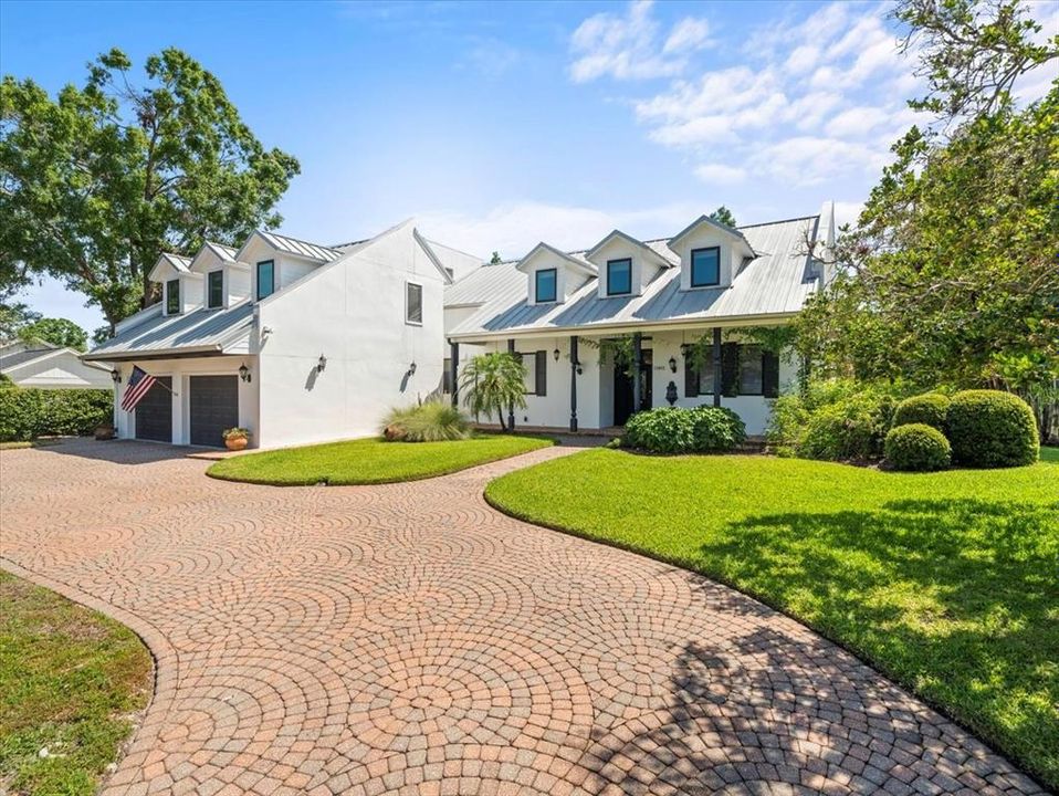 Recently Sold: $1,700,000 (5 beds, 4 baths, 5474 Square Feet)