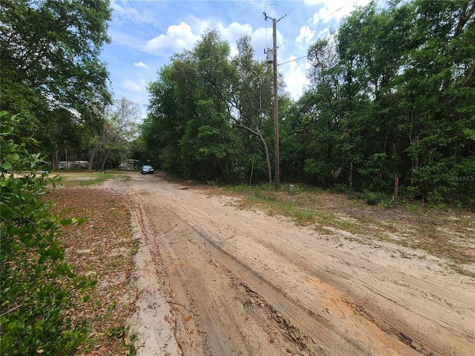 合同活跃: $11,000 (0.34 acres)