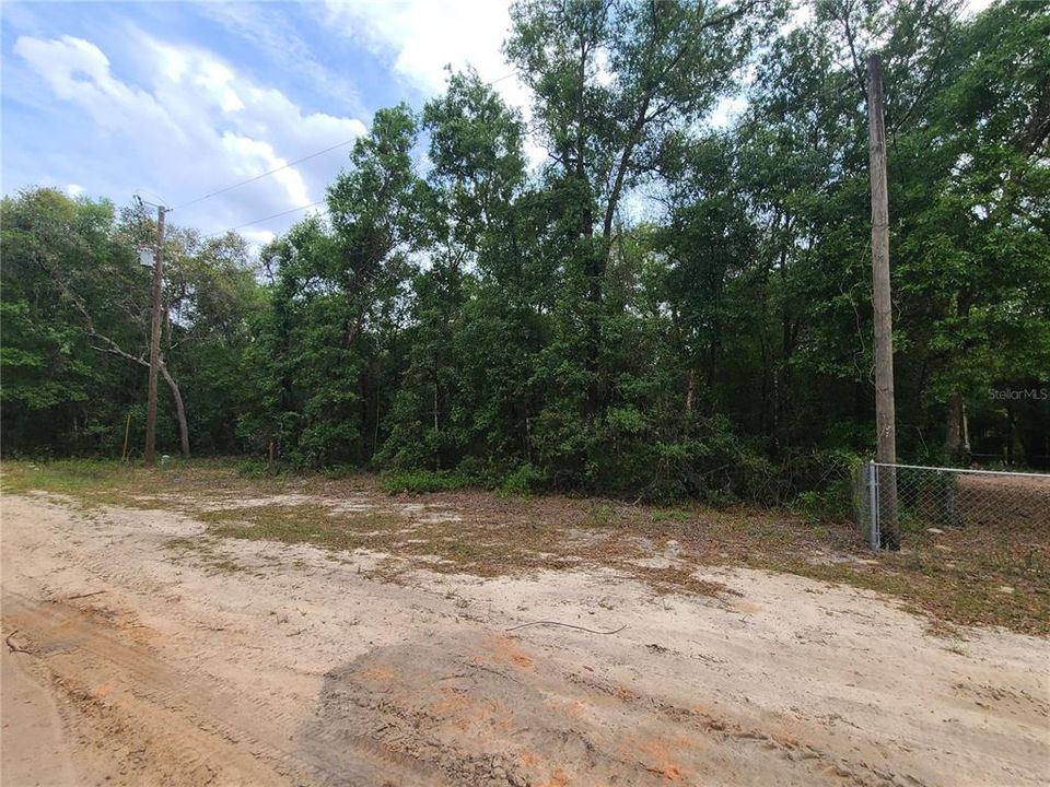 合同活跃: $11,000 (0.34 acres)