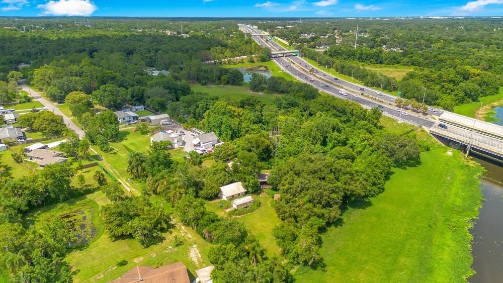 На продажу: $650,000 (2.13 acres)