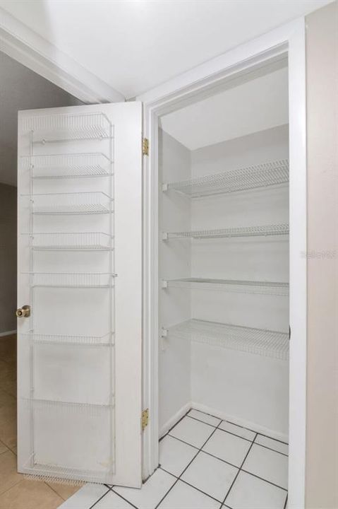 待售: $154,900 (2 贝兹, 2 浴室, 865 平方英尺)