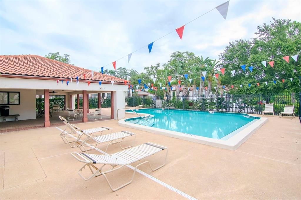 待售: $154,900 (2 贝兹, 2 浴室, 865 平方英尺)