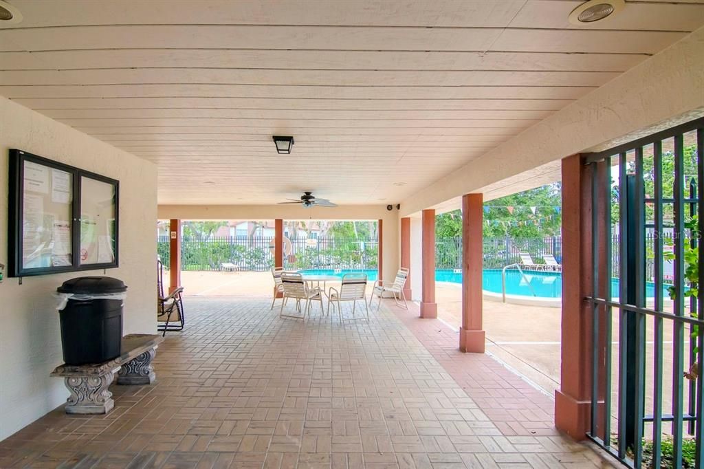 待售: $154,900 (2 贝兹, 2 浴室, 865 平方英尺)