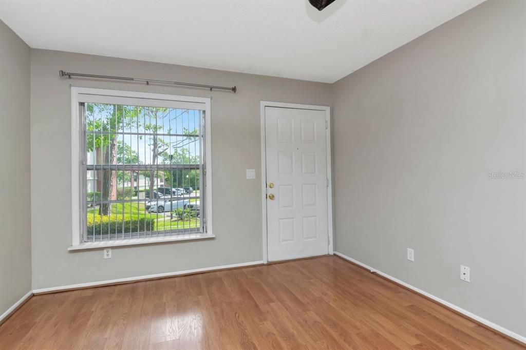 待售: $154,900 (2 贝兹, 2 浴室, 865 平方英尺)