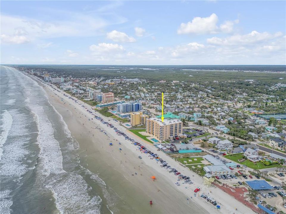 合同活跃: $579,000 (2 贝兹, 2 浴室, 891 平方英尺)