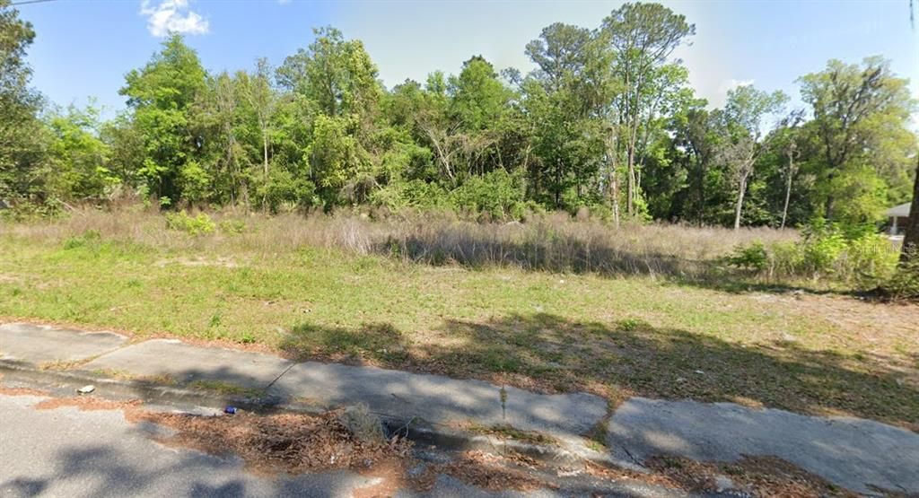 待售: $42,500 (0.93 acres)