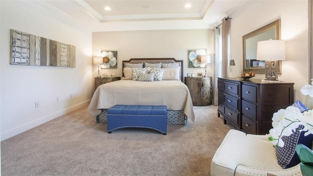 Activo con contrato: $349,900 (3 camas, 2 baños, 2066 Pies cuadrados)